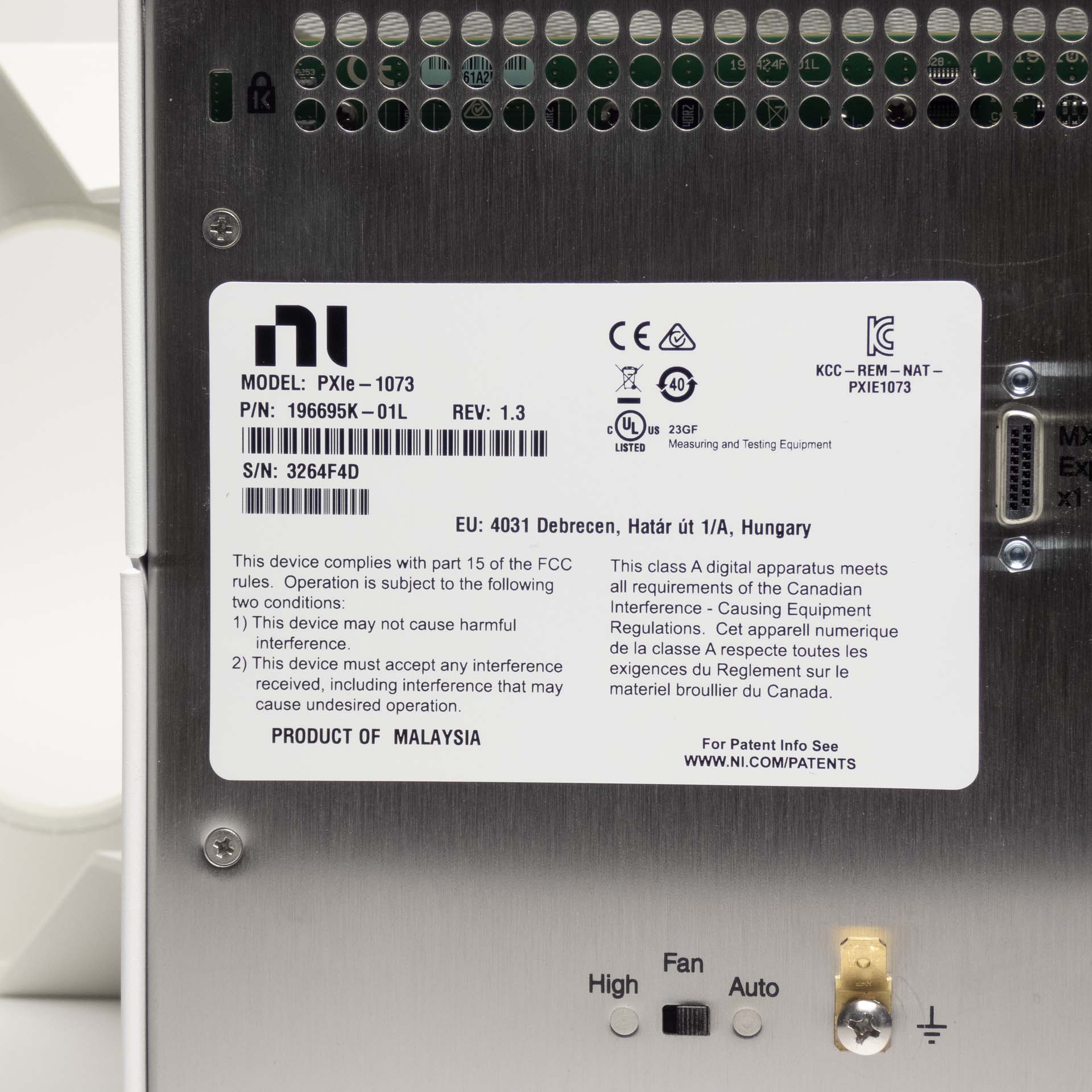 NI PXIe-1073 Rev. 1.3 PXIe, 5-Slot (3 Hybrid Slots, 2 PXI Express Slots) Chassis