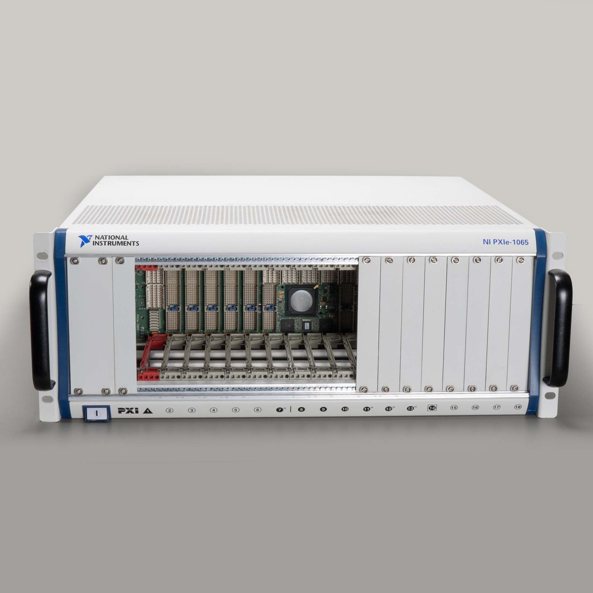 National Instruments PXIe-1065 Rev. 2.0 (P/N 779730-01) 18-Slot PXI Express Chassis